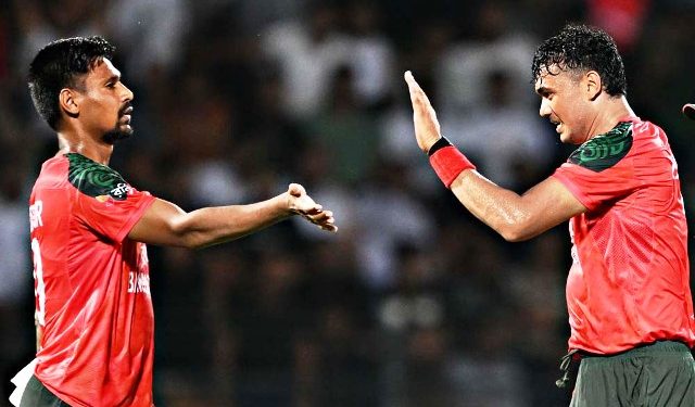 রেকর্ড দামে মুস্তাফিজ দল পেলেও অবিক্রীত তাসকিন