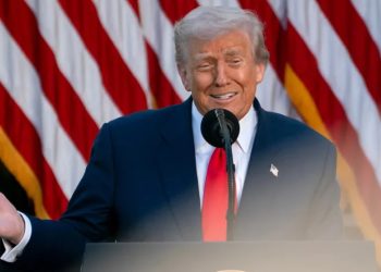 ১৯ দেশের অভিবাসন আবেদন স্থগিত করলো ট্রাম্প প্রশাসন