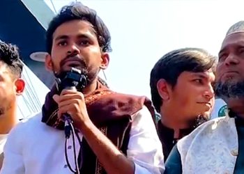 ১৭ বছর লন্ডনে ছিলেন, আগে বাস থেকে নেমে হেঁটে দেখুন: আসিফ মাহমুদ