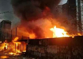 উত্তরায় ভয়াবহ আগুন, নিয়ন্ত্রণে ৫ ইউনিট