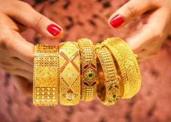 সোনার দাম ভরিতে কমলো ১৪ হাজার