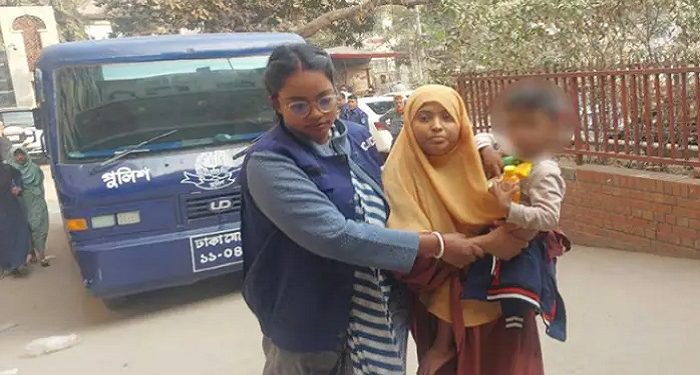 ‘গৃহশিক্ষিকার সঙ্গে ঋণের দ্বন্দ্বে’ কেরাণীগঞ্জে মা-মেয়ে খুন