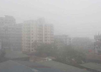 তীব্র শীতে কাঁপছে দেশ