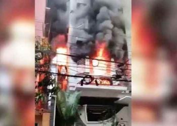 উত্তরায় ভবনে ভয়াবহ আগুন ৩ জনের প্রাণহানী