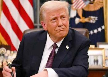 বাংলাদেশসহ সব দেশের ওপর শুল্ক বাড়িয়ে দিলেন ট্রাম্প