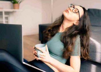 সারাদিন ক্লান্ত লাগে? নেপথ্যে থাকতে পারে এসব কারণ