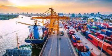 চট্টগ্রাম বন্দরে এবার লাগাতার কর্মবিরতির ঘোষণা