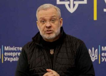 দেশ ছেড়ে পালানোর সময় গ্রেপ্তার ইউক্রেনের সাবেক জ্বালানিমন্ত্রী