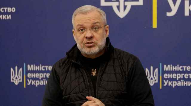 দেশ ছেড়ে পালানোর সময় গ্রেপ্তার ইউক্রেনের সাবেক জ্বালানিমন্ত্রী