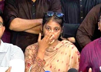 ডাকসুতে হঠাৎ অন্তর্কোন্দল, সাদিক কায়েমদের দিকে জুমার তীর