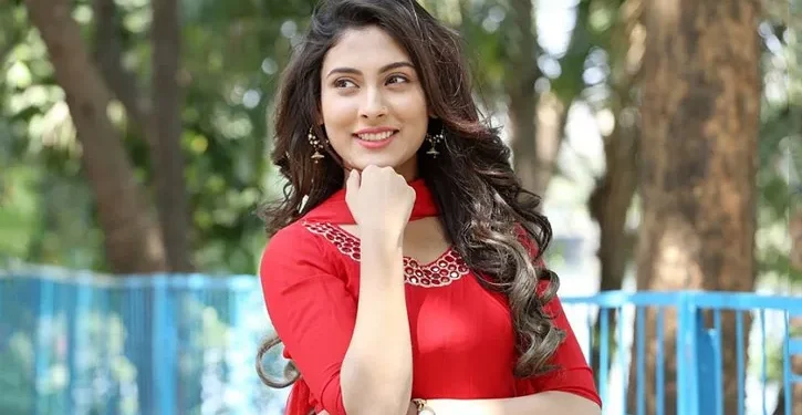 সমালোচনার মাঝে মুখ খুললেন মেহজাবীন চৌধুরী