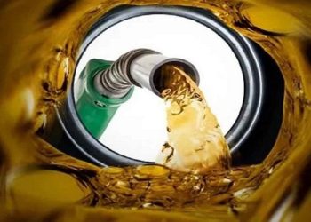 জ্বালানি তেলের দাম লিটারে ২ টাকা কমলো