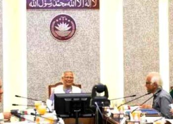 শেষ বেলায় বিদেশিদের সঙ্গে বড় বড় চুক্তি, সরকারের তড়িঘড়ি সিদ্ধান্ত নিয়ে প্রশ্ন