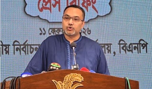 বিভিন্ন জায়গায় প্রচুর বোরকা-নেকাব বানানোর তথ্য পাচ্ছি : মাহদী আমিন