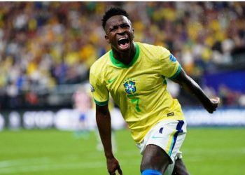 ব্রাজিলের জার্সিতে জাদু দেখাতে চান ভিনিসিয়ুস