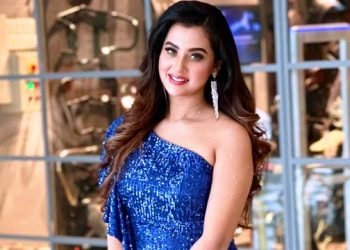 গায়িকা হিসেবে আত্মপ্রকাশ করছেন বুবলী