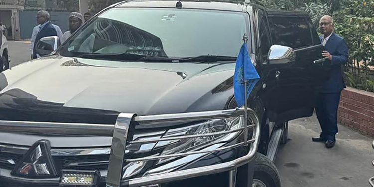 দুদক চেয়ারম্যানসহ তিন কমিশনারের পদত্যাগ