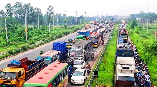 ঢাকা-টাঙ্গাইল মহাসড়কে ২০ কিলোমিটার যানজট