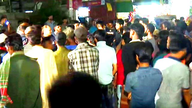 জেনেভা ক্যাম্পে অভিযান, আটক ৮