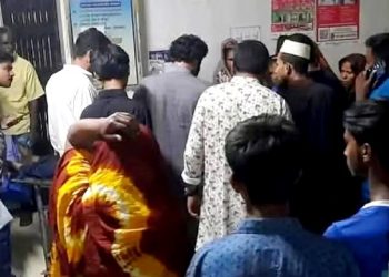 ঝিনাইদহেতেল নিতে গিয়ে বাগ্বিতণ্ডা, মারধরের তরুণের মৃত্যু