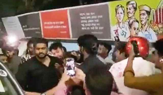 প্রকাশ্যে কেন্দ্রীয় শহিদ মিনারে এলোপাতাড়ি গুলি