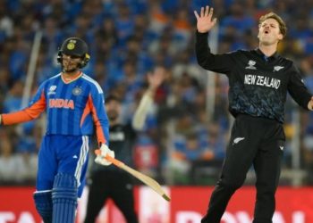 ১৮ বলে বিধ্বংসী ফিফটি অভিষেকের, চাপে নিউজিল্যান্ড