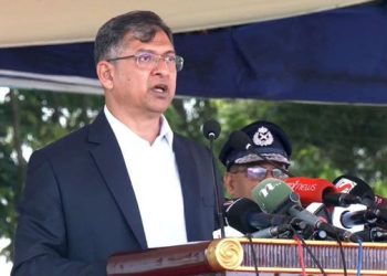 বর্তমান পোশাকে পুলিশ সদস্যরা সন্তুষ্ট নয়: স্বরাষ্ট্রমন্ত্রী