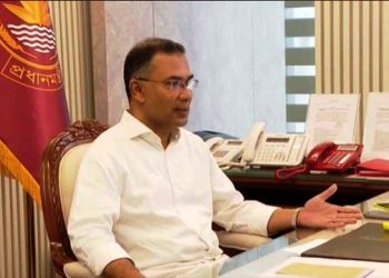 ঈদ ছুটি শেষে সচিবালয়ে কর্মব্যস্ত প্রধানমন্ত্রী