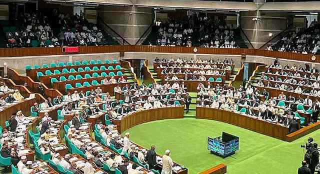 সংবিধান সংস্কার ও জুলাই সনদ ঘিরে সংসদে উত্তপ্ত বাক্য বিনিময়