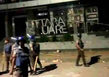 উত্তরায় রিকশাচালক-পুলিশের রাতভর সংঘর্ষ, ঘটনা কী?