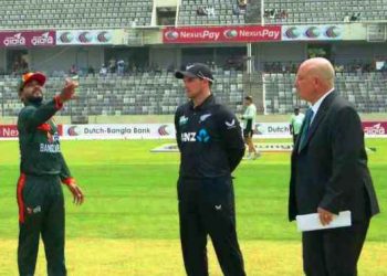 টসে হেরে বোলিংয়ে বাংলাদেশ