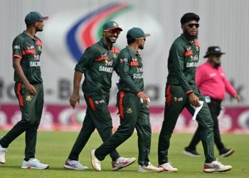 বাংলাদেশকে ২৪৮ রানের লক্ষ্য দিল নিউজিল্যান্ড