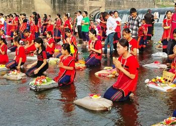 ফুল ভাসিয়ে শুরু হলো বিজু উৎসব