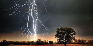 বজ্রপাতে ৮ জেলায় ১৩ জনের প্রাণহানি