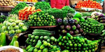 সবজির বাজারে একের পর এক সেঞ্চুরি