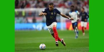 এমবাপেকে নিয়ে দুশ্চিন্তায় রিয়াল ও ফ্রান্স