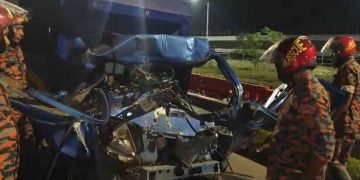 এক্সপ্রেসওয়েতে দুর্ঘটনায় একই পরিবারের ৩ জন আহত