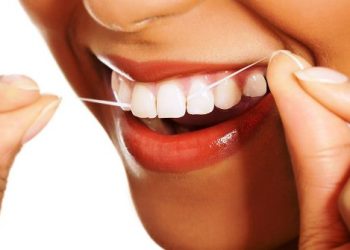 সুতা দিয়ে দাঁত পরিষ্কার করলে শরীরে যা ঘটে