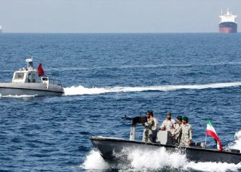 যুক্তরাষ্ট্র অবরোধ না তোলা পর্যন্ত হরমুজ বন্ধ থাকবে