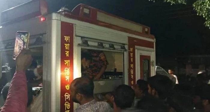 কুড়িগ্রামে ট্রাক-মাইক্রোবাস সংঘর্ষে নিহত ৩