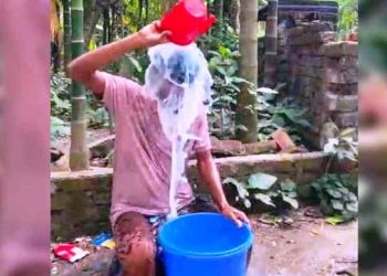 অনলাইন জুয়ায় ৩০ লাখ টাকা খুইয়ে দুধ দিয়ে গোসল