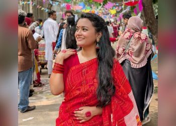 ঢাবি শিক্ষার্থীর ঝুলন্ত লাশ উদ্ধার, সহযোগী অধ্যাপক গ্রেফতার