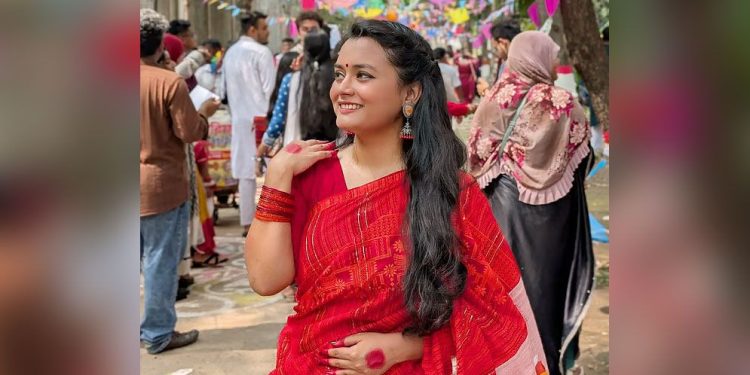 ঢাবি শিক্ষার্থীর ঝুলন্ত লাশ উদ্ধার, সহযোগী অধ্যাপক গ্রেফতার