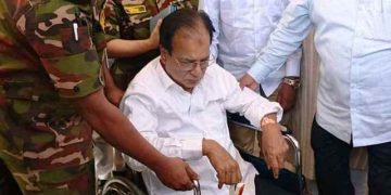 এভারকেয়ার হাসপাতালে ভর্তি ত্রাণমন্ত্রী