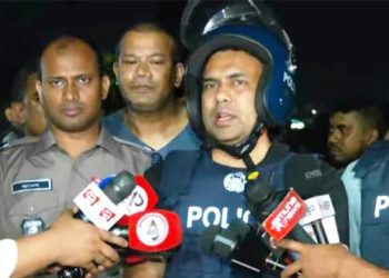 মোহাম্মদপুরে ‘চিরুনি অভিযান’, ভাসমানদের পুলিশের হুঁশিয়ারি