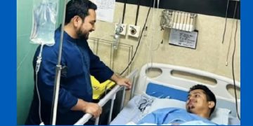 সারজিসকে দেখতে হাসপাতালে ছুটে গেলেন নাহিদ ইসলাম