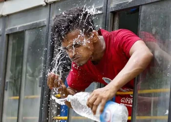 তীব্র তাপে পুড়ছে রাজশাহী, ঢাকাসহ ২৭ জেলায় তাপপ্রবাহ