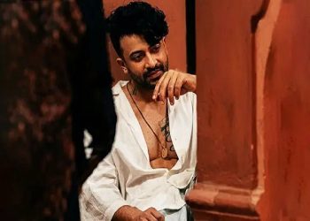 শাকিবের রকস্টারে ১০ গান করেছেন ১ গায়ক