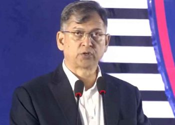 সেনাবাহিনীর সদস্যদের ব্যারাকে ফেরানোর বিষয়ে যে বার্তা দিলেন স্বরাষ্ট্রমন্ত্রী