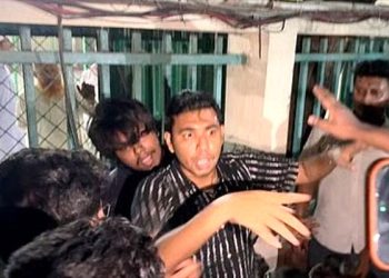 শাহবাগে ছাত্রদল-শিবির মুখোমুখি, মুসাদ্দিকের ওপর হামলা